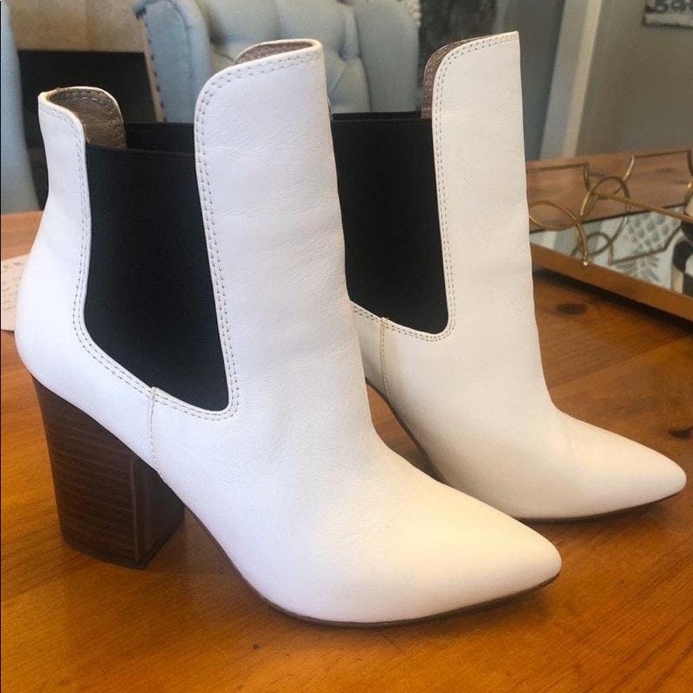 Chinese Laundry white booties size 6